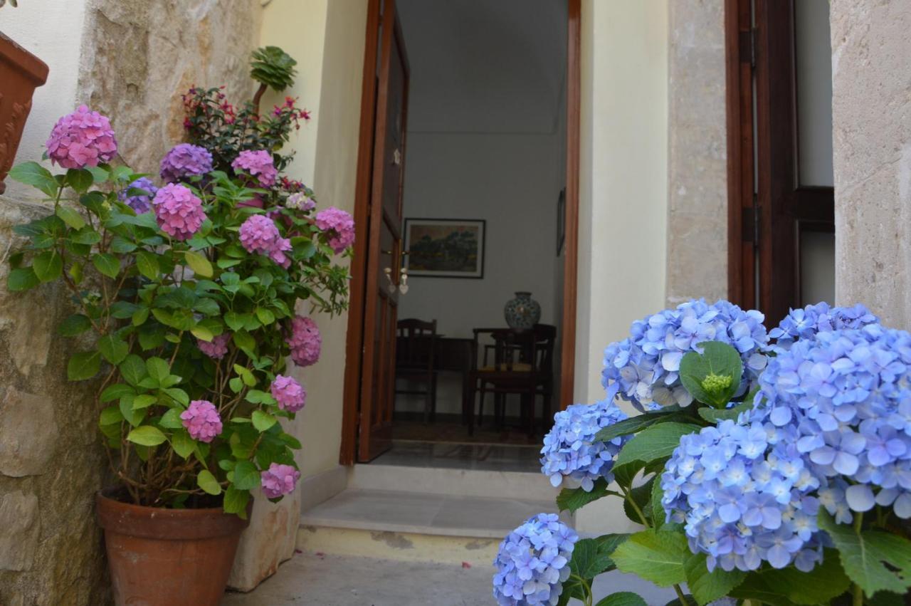 B&B Al Cortiletto Modica Centro Exterior photo